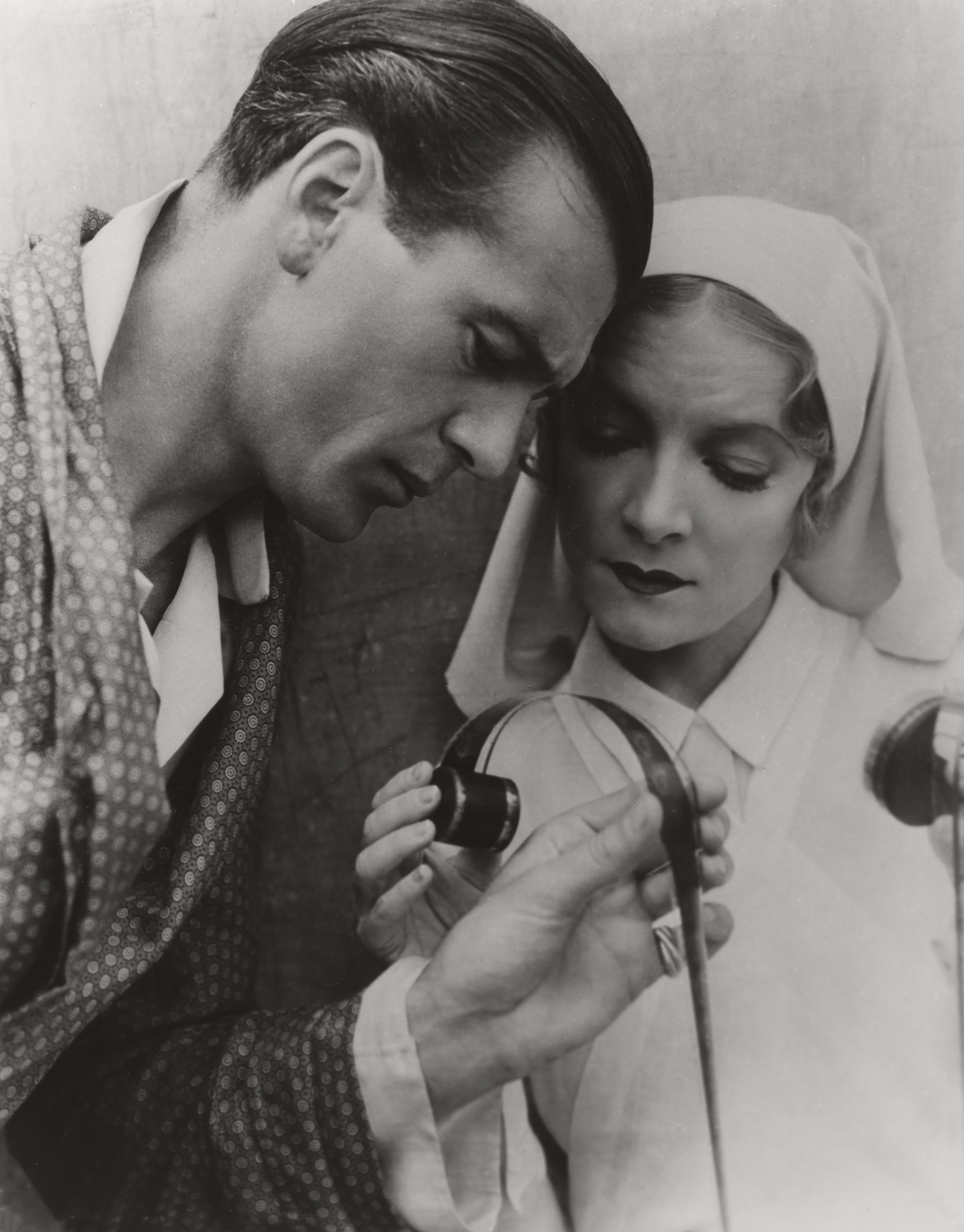 Addio alle armi, 1932. Regia di Frank Borzage. Con Gary Cooper e Helen Hayes 