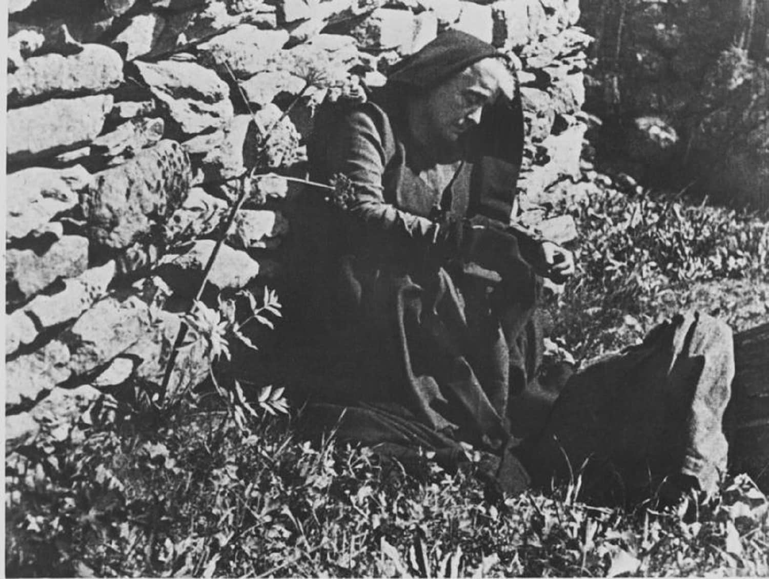 Eleonora Duse, Rosalia Derios, in Cenere di Febo Mari, Ambrosio Film 1916; tratto dall'omonimo romanzo di Grazia Deledda (1904)