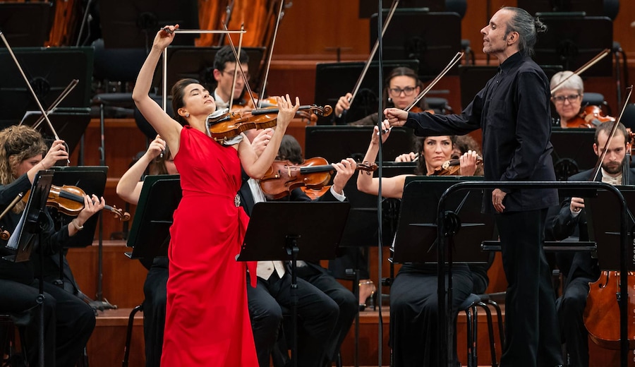 La riflessione di Bernstein su Platone per il debutto della violinista Karen Gomyo