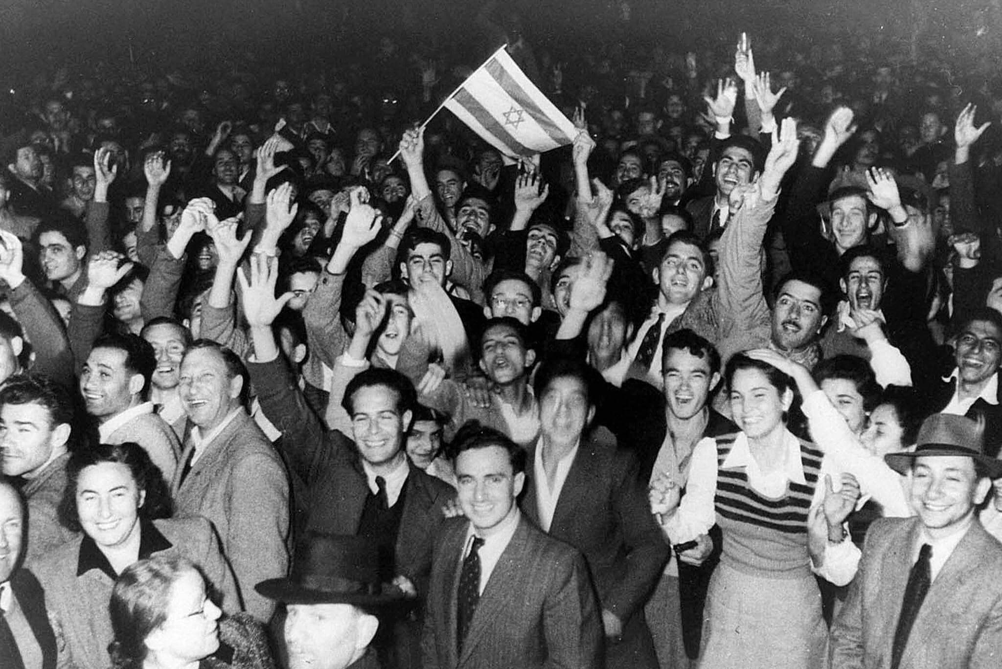 Festeggiamenti in seguito all'approvazione della risoluzione 181 da parte dell'Onu, il 29 novembre 1947.