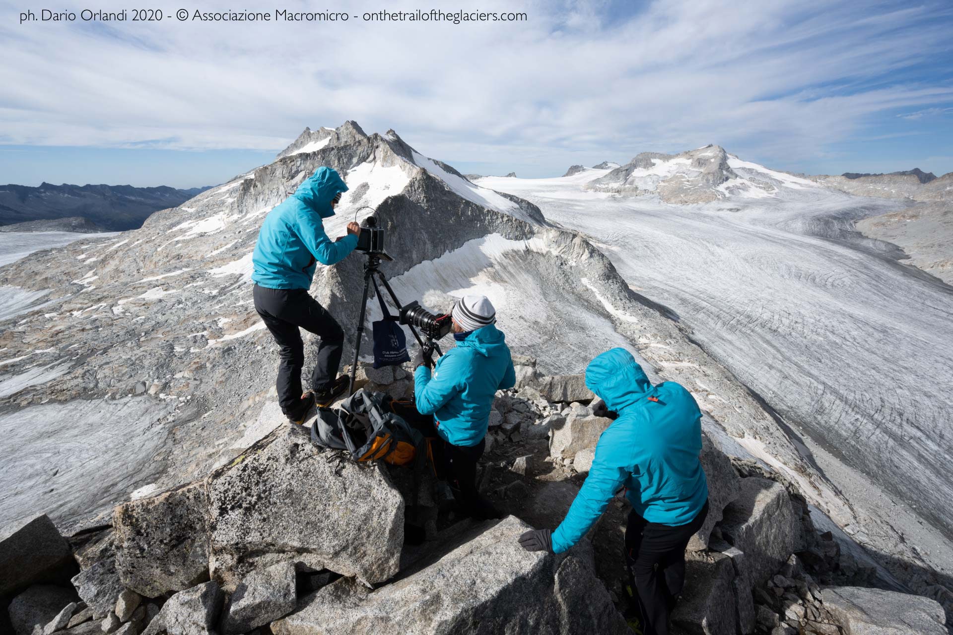 Sulle tracce dei ghiacciai - Alpi 2020 - L’Adamello è in agonia e la regina delle Dolomiti sta perdendo per sempre il suo mantello