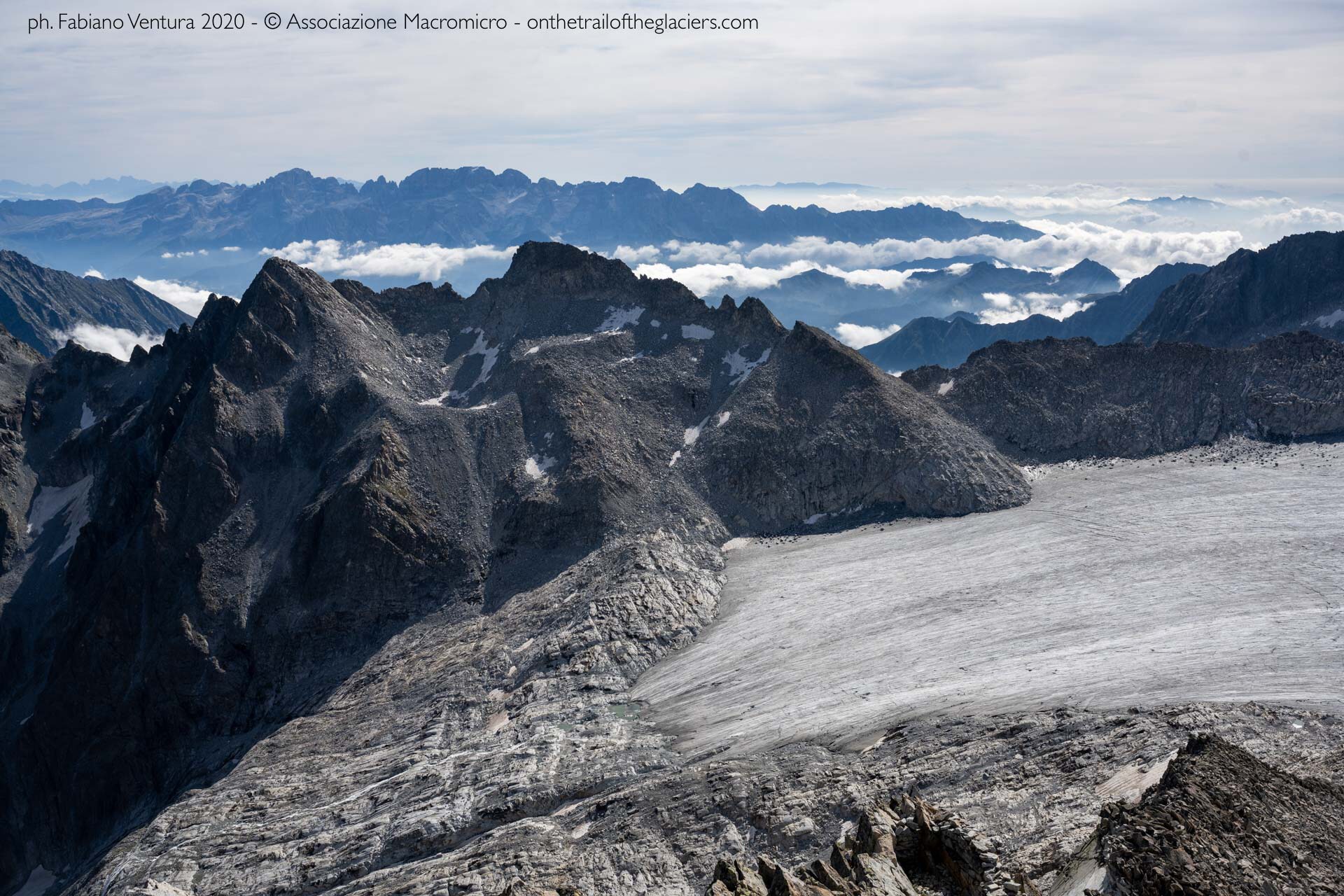 Sulle tracce dei ghiacciai - Alpi 2020 - L’Adamello è in agonia e la regina delle Dolomiti sta perdendo per sempre il suo mantello